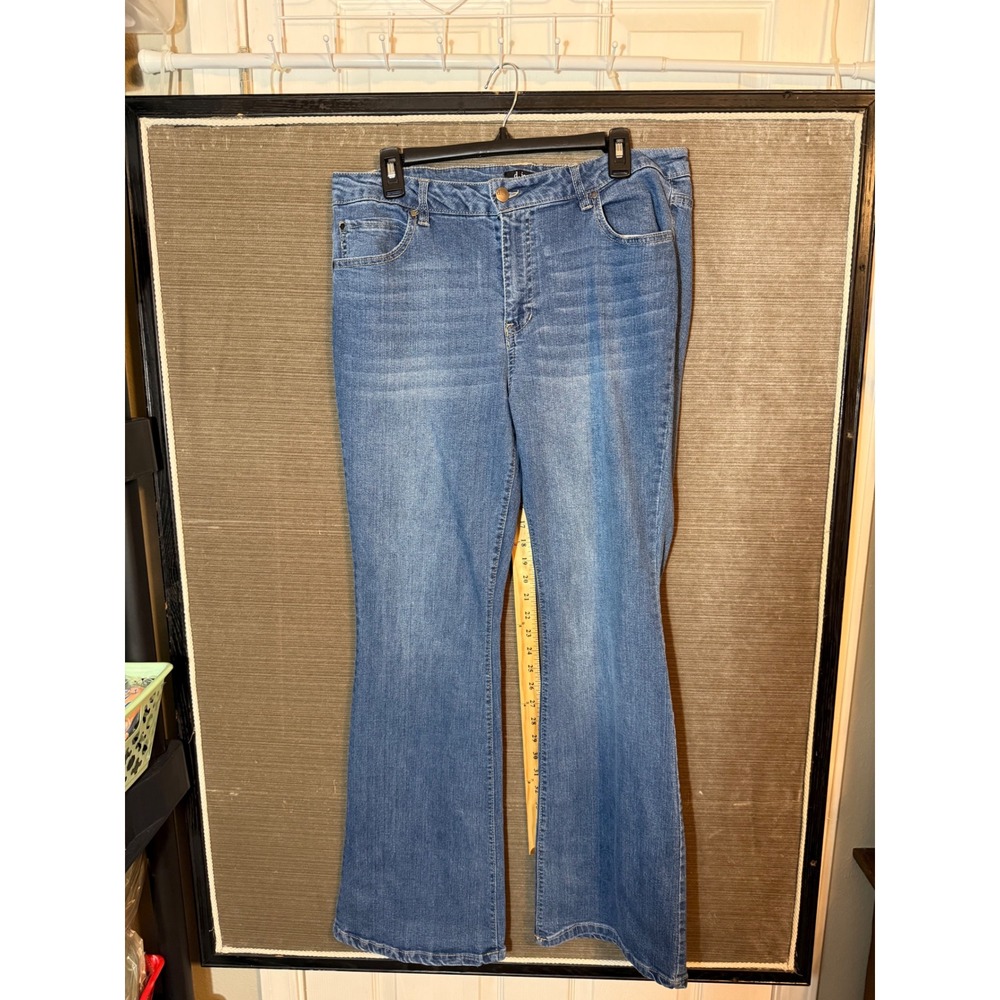 d.jeans Womens Size 14 Medium Wash High Rise Flare Leg Stretch Denim Blue Jeans